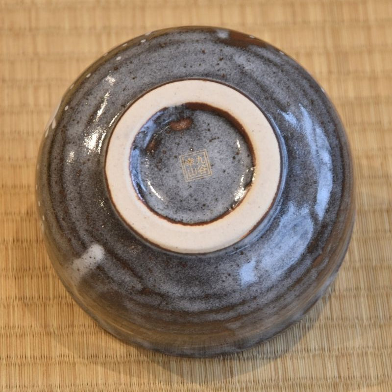 Bottom of a Kutani ware matcha bowl