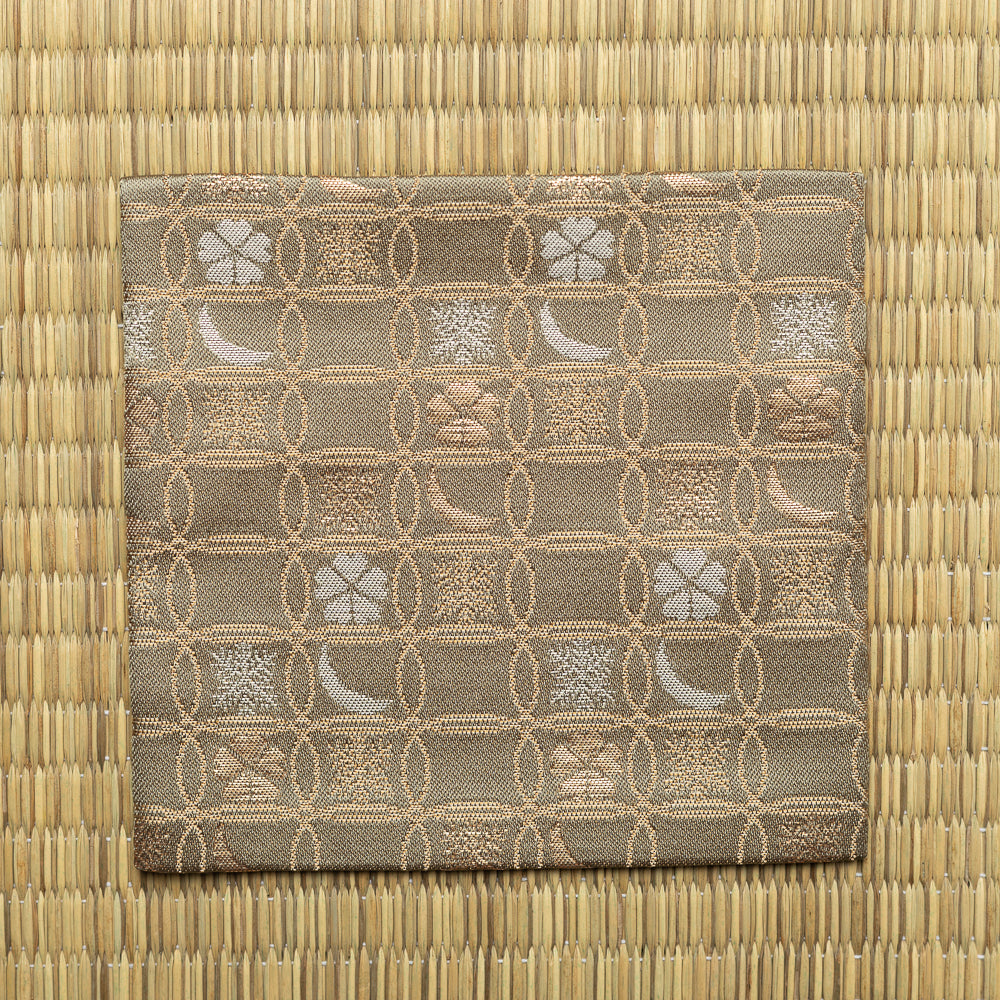 Khaki green Chitose-bon kobukusa featuring the Tantansai-preferred Shippo Setsugekka pattern, displayed flat on tatami.