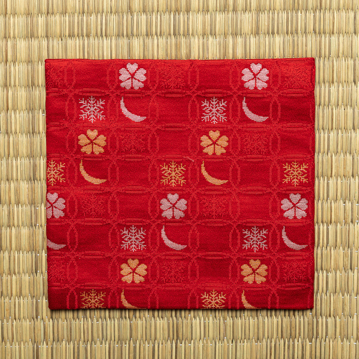 Wine red Chitose-bon kobukusa by Kitamura Tokusai featuring the Shippo Setsugekka pattern, displayed flat on tatami.
