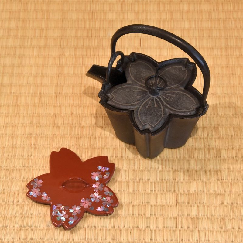 Cast Iron Kettle Sakura Raden Inlay – Nara Tea Co.