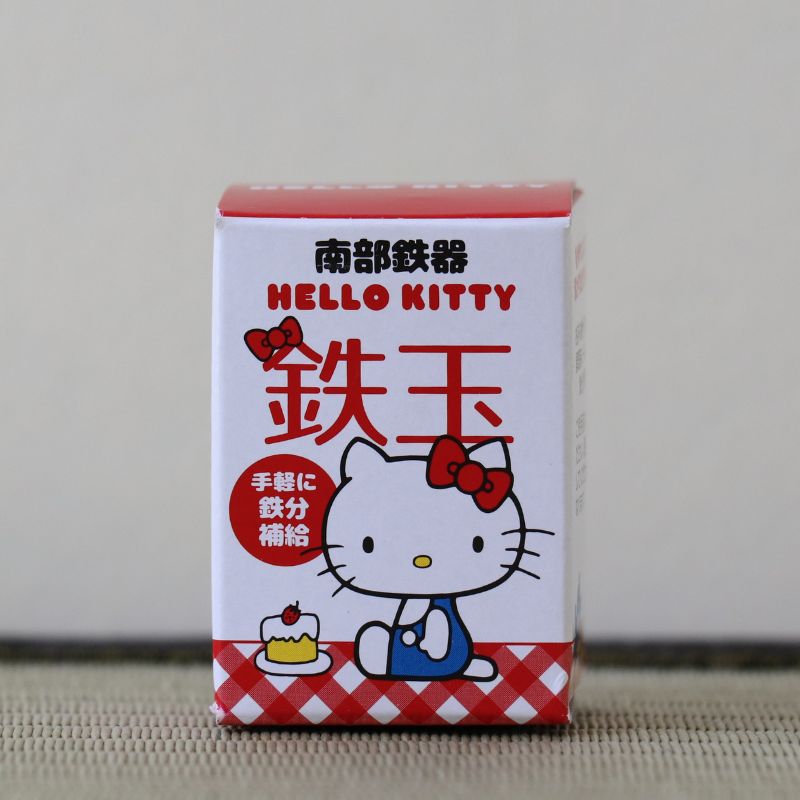 Nambu Ironware Iron Ball Tetsutama – Hello Kitty Design (Iron