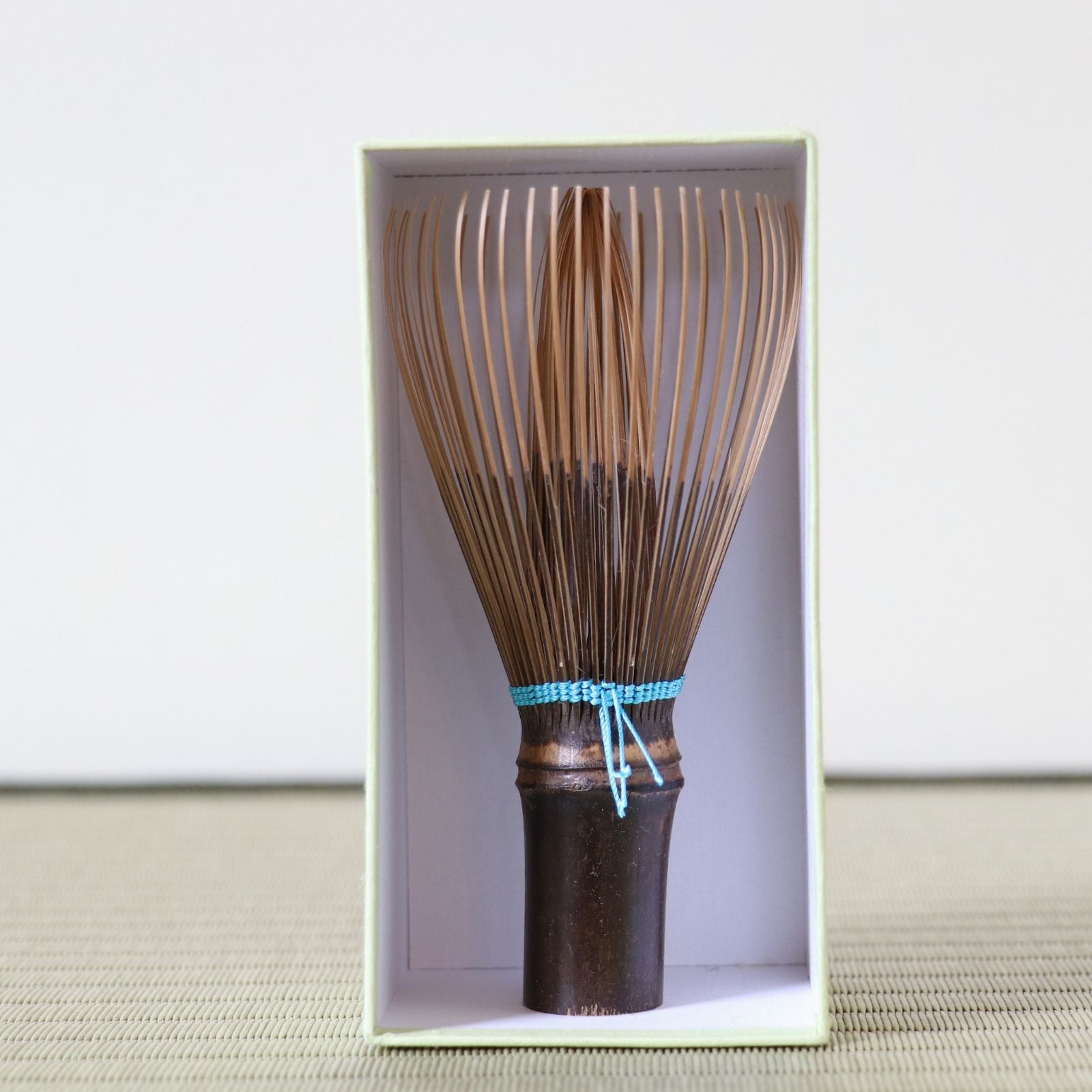 Shinkazuho Black Bamboo Whisk (Blue thread) Tango Tanimura – Nara
