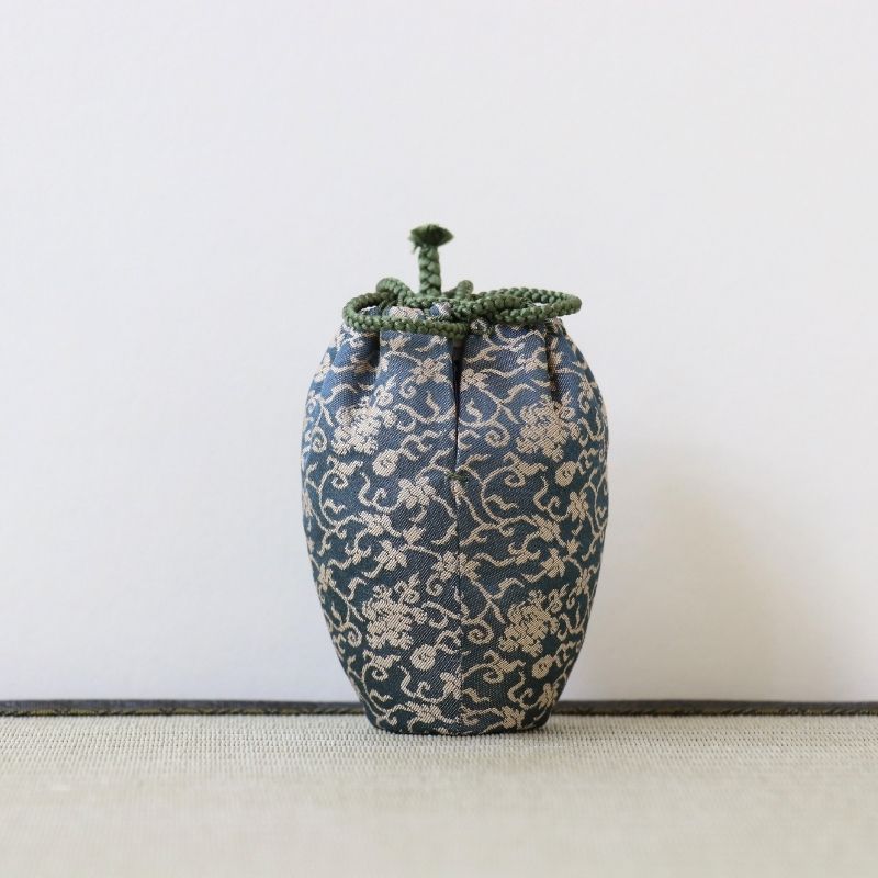 Katatsuki Chaire – Takatori Glaze with Joo Donsu Shifuku – Nara