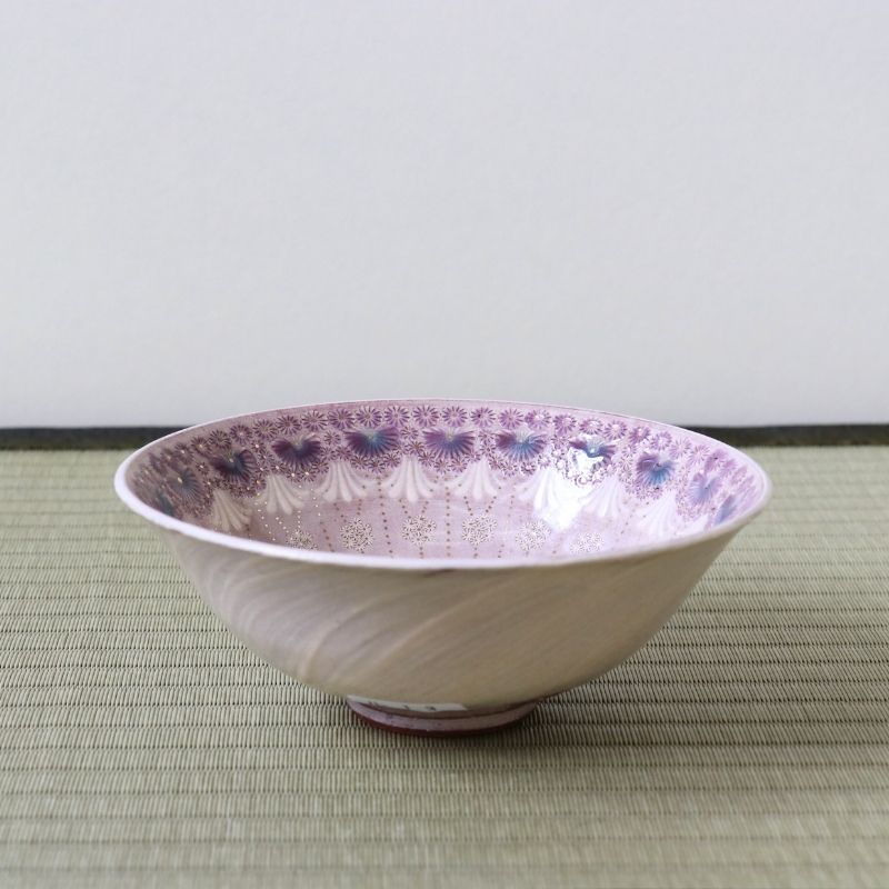Side view of the Morisato Touraku purple floral Hira Chawan showing its wide shallow summer bowl shape