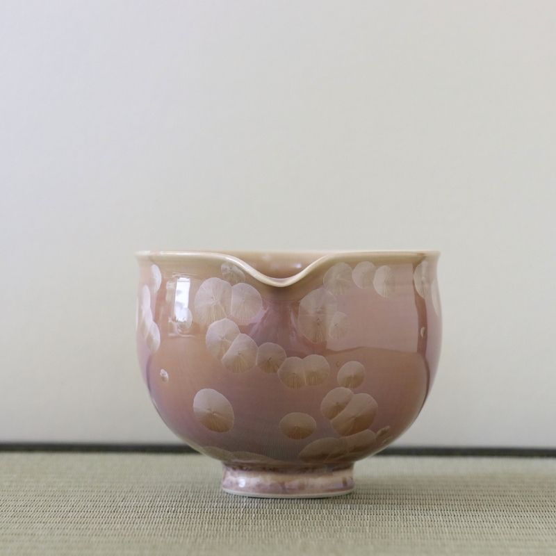 Spout view of the Tōan mocha katakuchi matcha latte bowl highlighting the pouring lip and pale crystalline patterns across the warm brown glaze